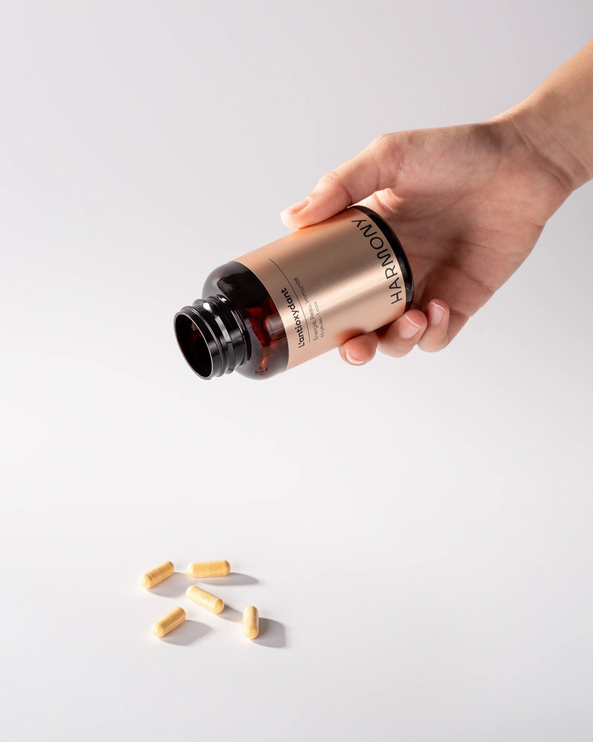 The Antioxidant — Dietary Supplement for Cellular Energy and Skin Aging